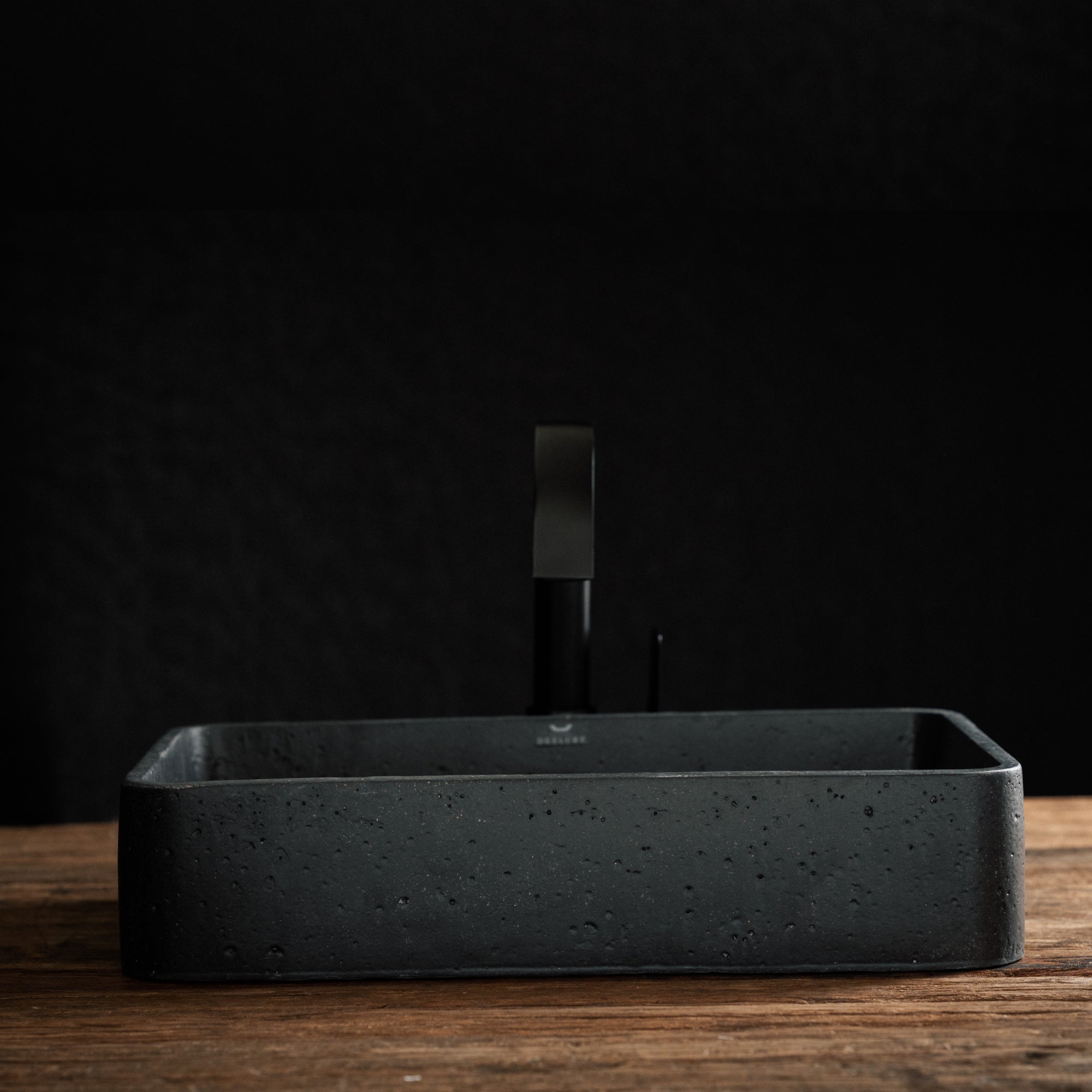 03-WB Curve Waschbecken schwarz