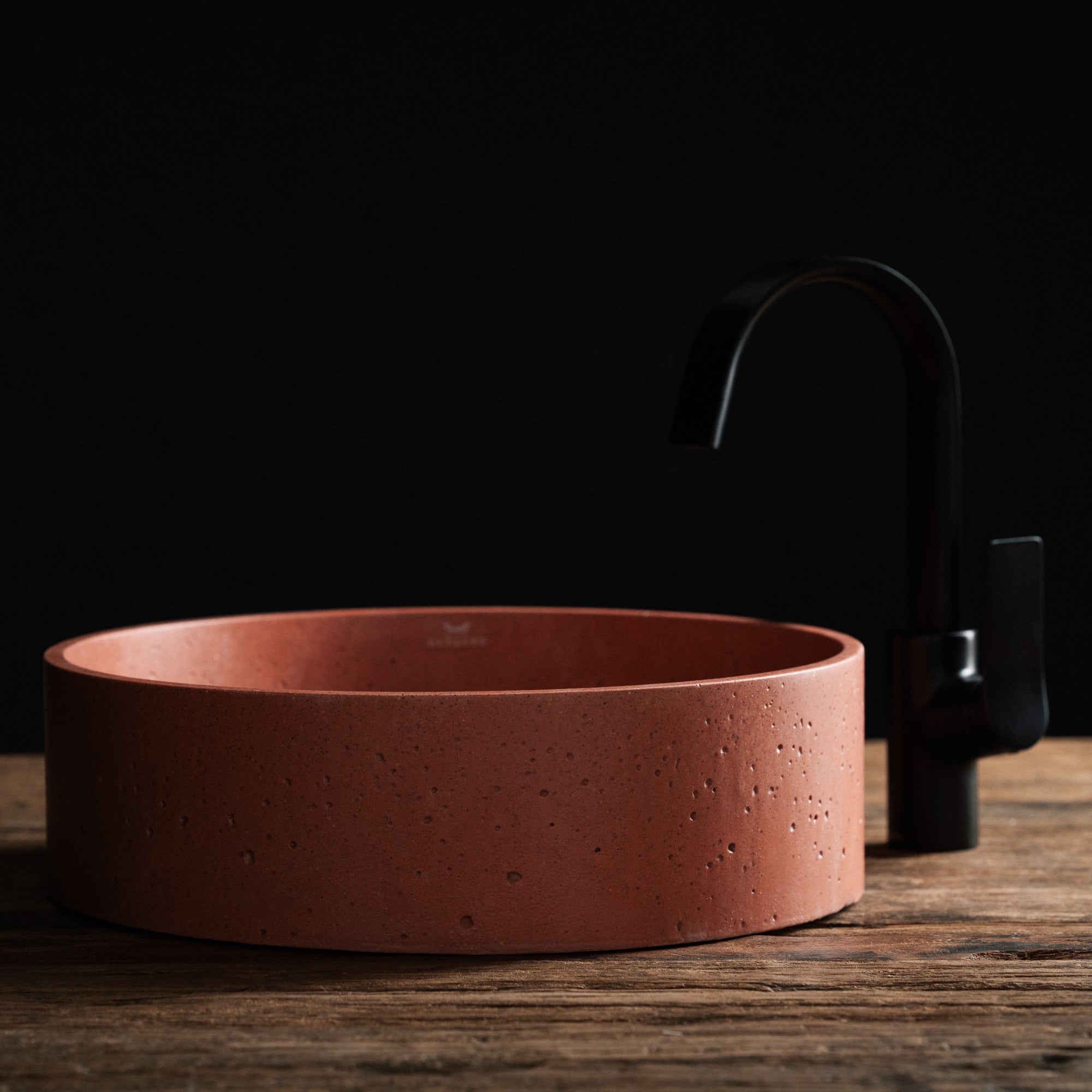 01-WB Round Waschbecken rot