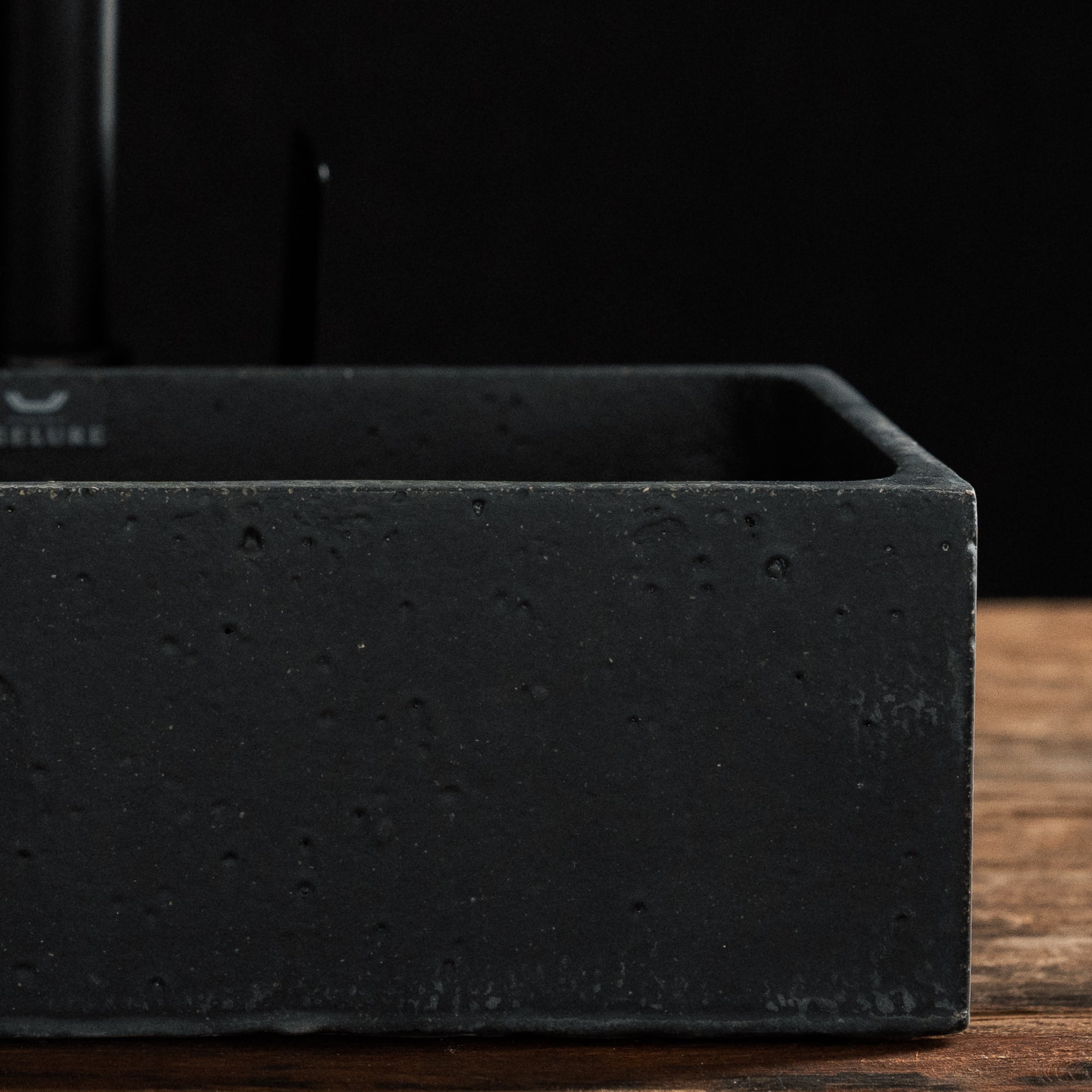 05-WB Square-light Waschbecken schwarz